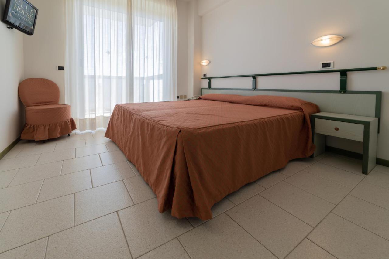 Residence Hotel Club House Cattolica Exterior photo
