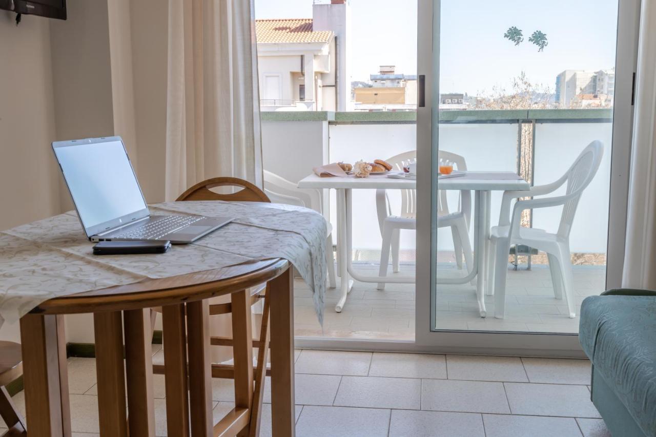 Residence Hotel Club House Cattolica Exterior photo