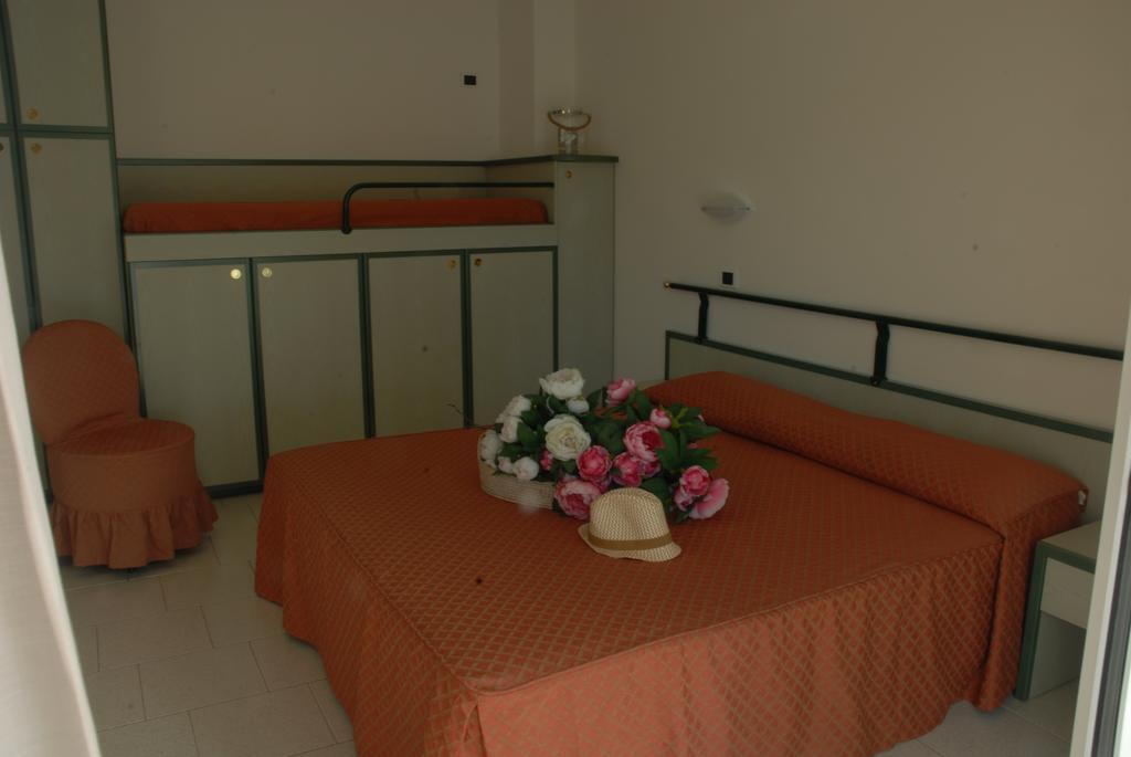 Residence Hotel Club House Cattolica Exterior photo
